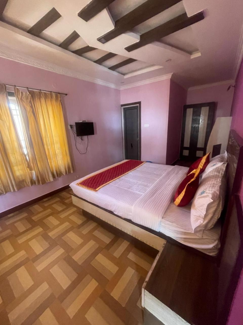 Ooty Vpr Residency Hotell Exteriör bild