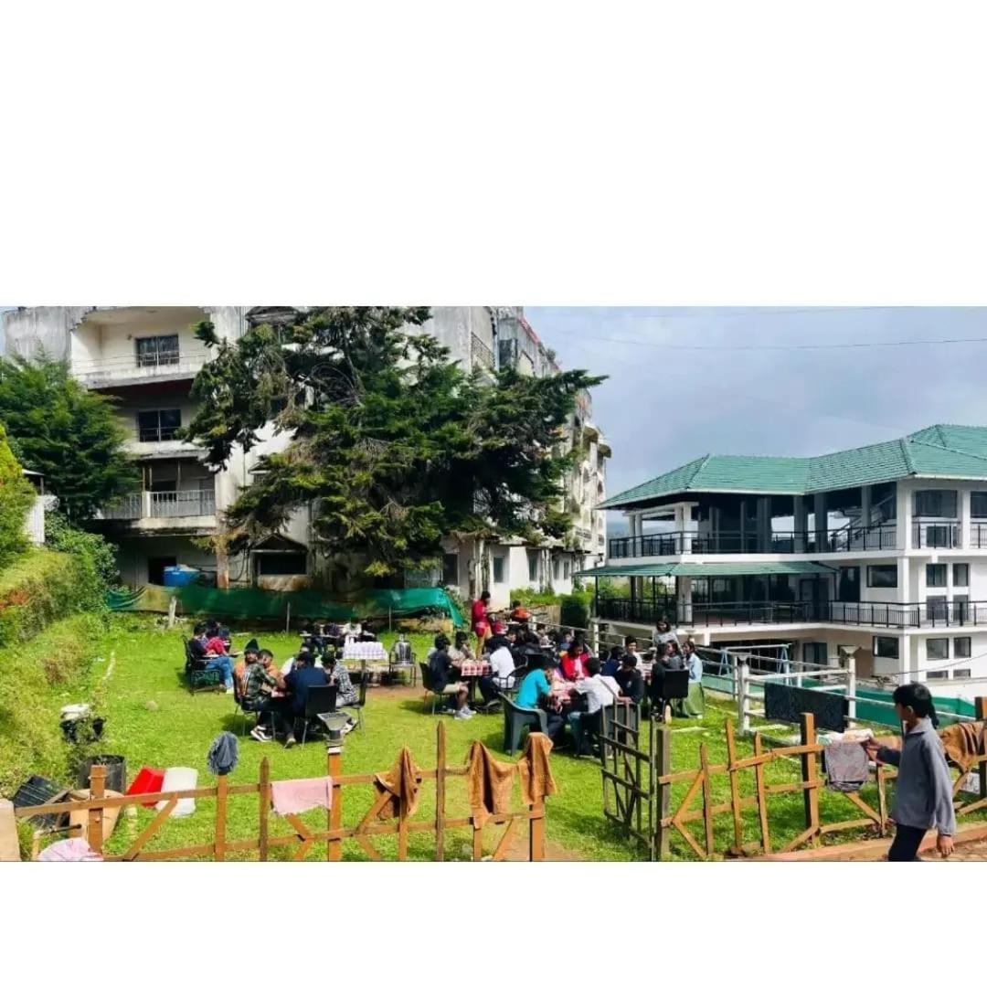 Ooty Vpr Residency Hotell Exteriör bild