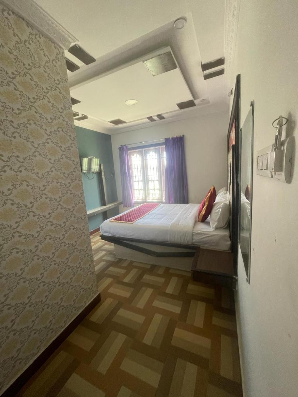 Ooty Vpr Residency Hotell Exteriör bild