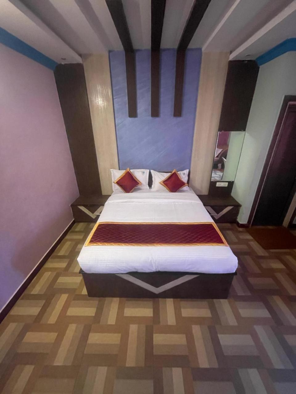 Ooty Vpr Residency Hotell Exteriör bild
