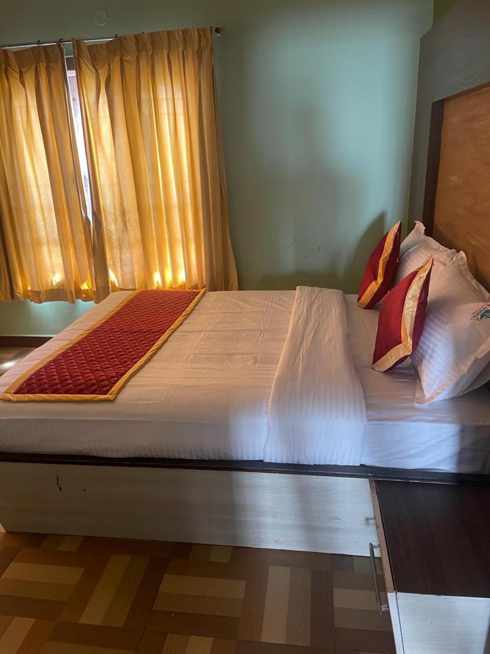 Ooty Vpr Residency Hotell Exteriör bild