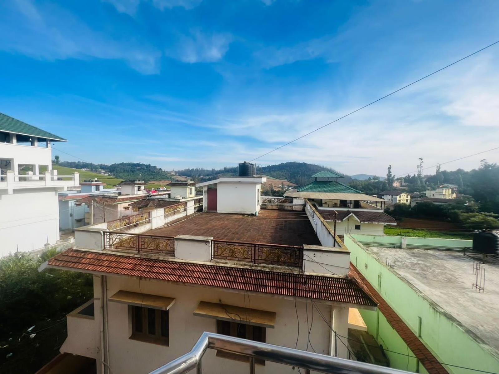 Ooty Vpr Residency Hotell Exteriör bild